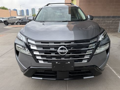 Used 2025 Nissan Rogue Platinum w/ Platinum Premium Package FWD image 10
