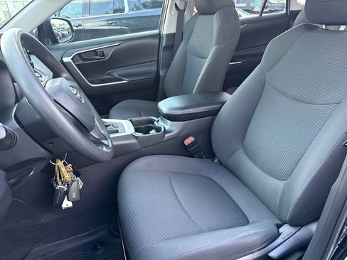 Used 2020 Toyota RAV4 LE w/ All Weather Liner Package AWD/4WD image 16