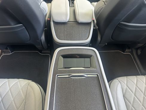 New 2026 Lincoln Navigator Black Label w/ Black Label Special Edition AWD/4WD image 14
