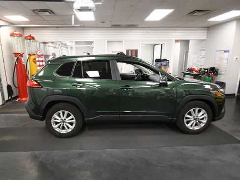 Used 2023 Toyota Corolla Cross LE w/ Moonroof Package AWD/4WD image 8