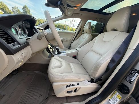 Used 2013 Volvo XC60 T6 AWD/4WD image 13