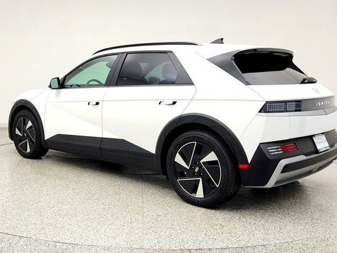 Used 2025 Hyundai Ioniq 5 SEL image 7