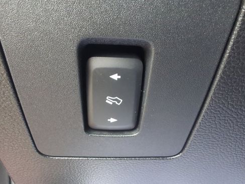 Used 2016 Ford F150 Lariat w/ Equipment Group 501A Mid image 17