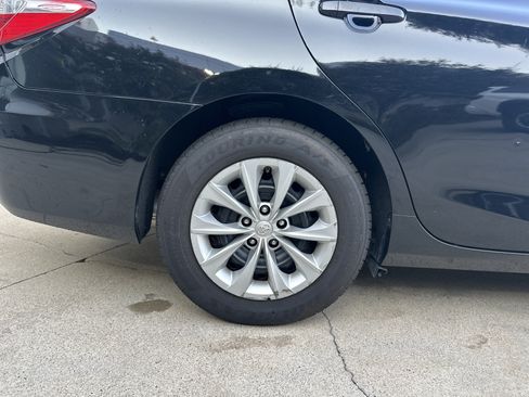 Used 2017 Toyota Camry LE FWD image 36