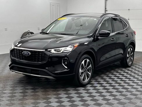 Used 2023 Ford Escape Platinum AWD/4WD image 14