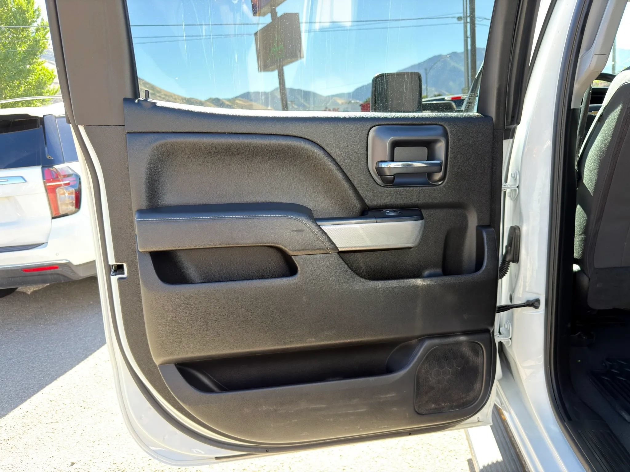 Used 2019 Chevrolet Silverado 2500 LT AWD/4WD image 29