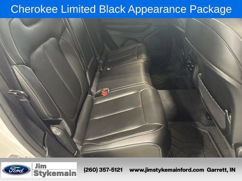 Used 2024 Jeep Grand Cherokee Limited w/ Black Appearance Package AWD/4WD image 27