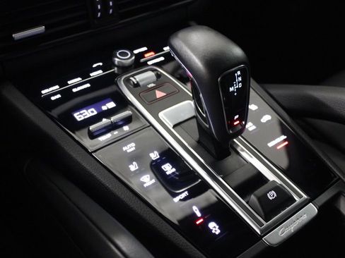 Certified 2023 Porsche Cayenne S Platinum AWD/4WD image 28