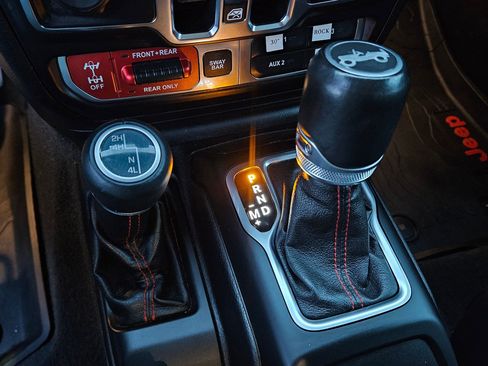 Used 2018 Jeep Wrangler Unlimited Rubicon image 28