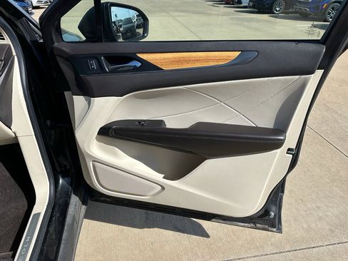 Used 2016 Lincoln MKC Select w/ Select Plus Package image 29