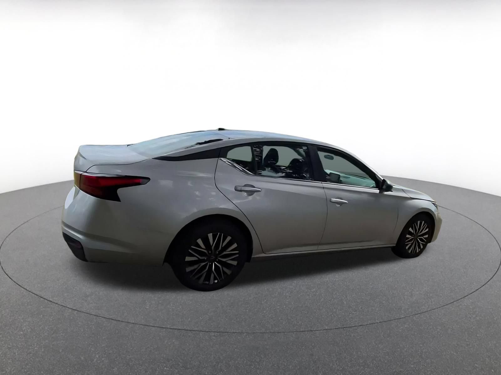 Used 2026 Nissan Altima 2.5 SV FWD image 14