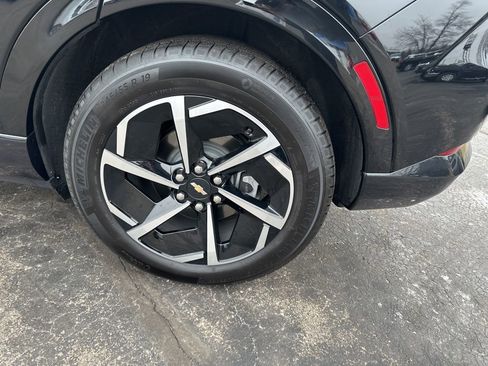 Used 2025 Chevrolet Equinox EV LT image 24