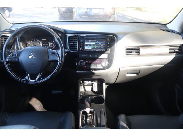 Used 2016 Mitsubishi Outlander SE AWD/4WD image 7