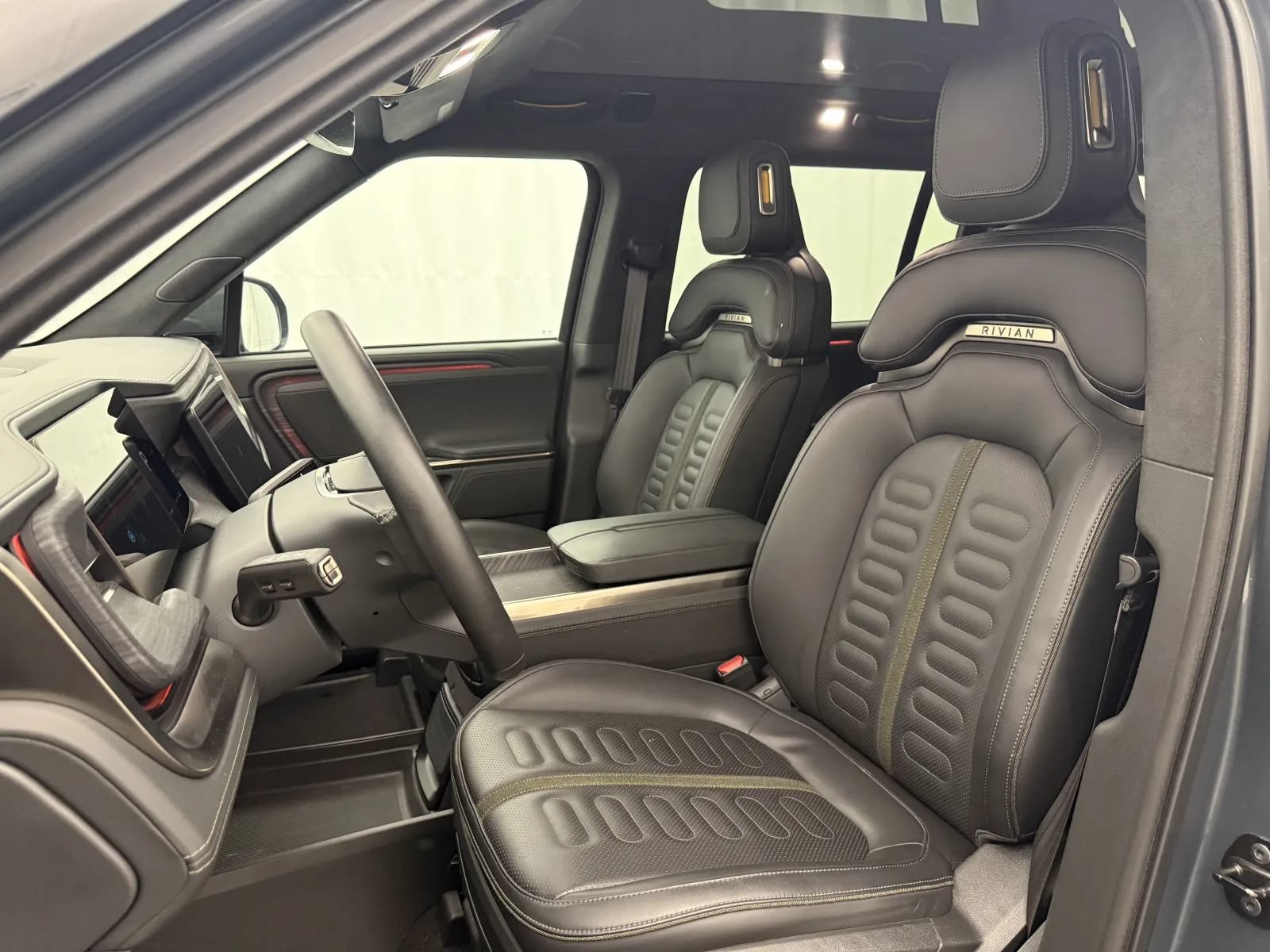 Used 2024 Rivian R1S Adventure Quad AWD/4WD image 10