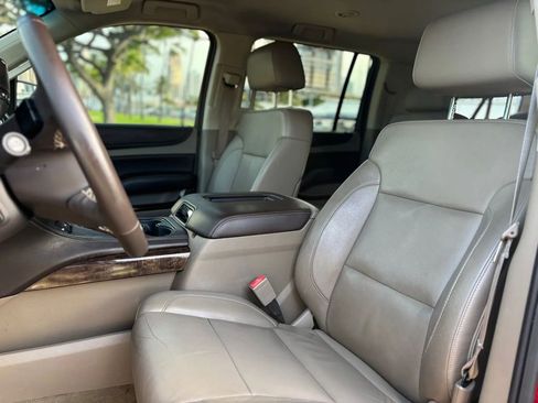 Used 2015 Chevrolet Suburban LT w/ Luxury Package image 8