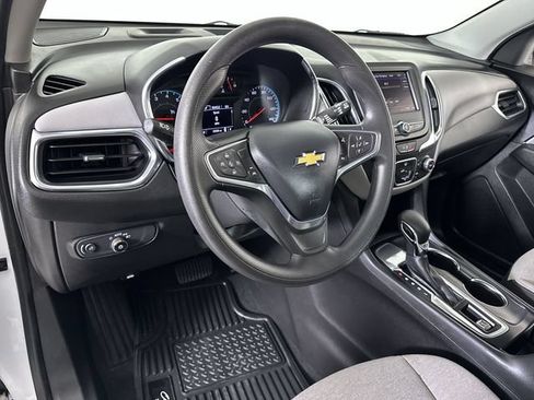 Used 2022 Chevrolet Equinox LS FWD image 10