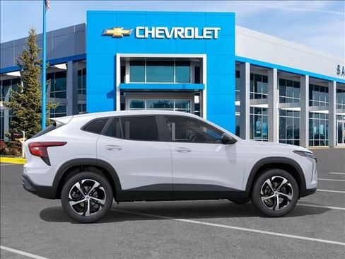 New 2026 Chevrolet Trax RS w/ Driver Confidence Package image 5