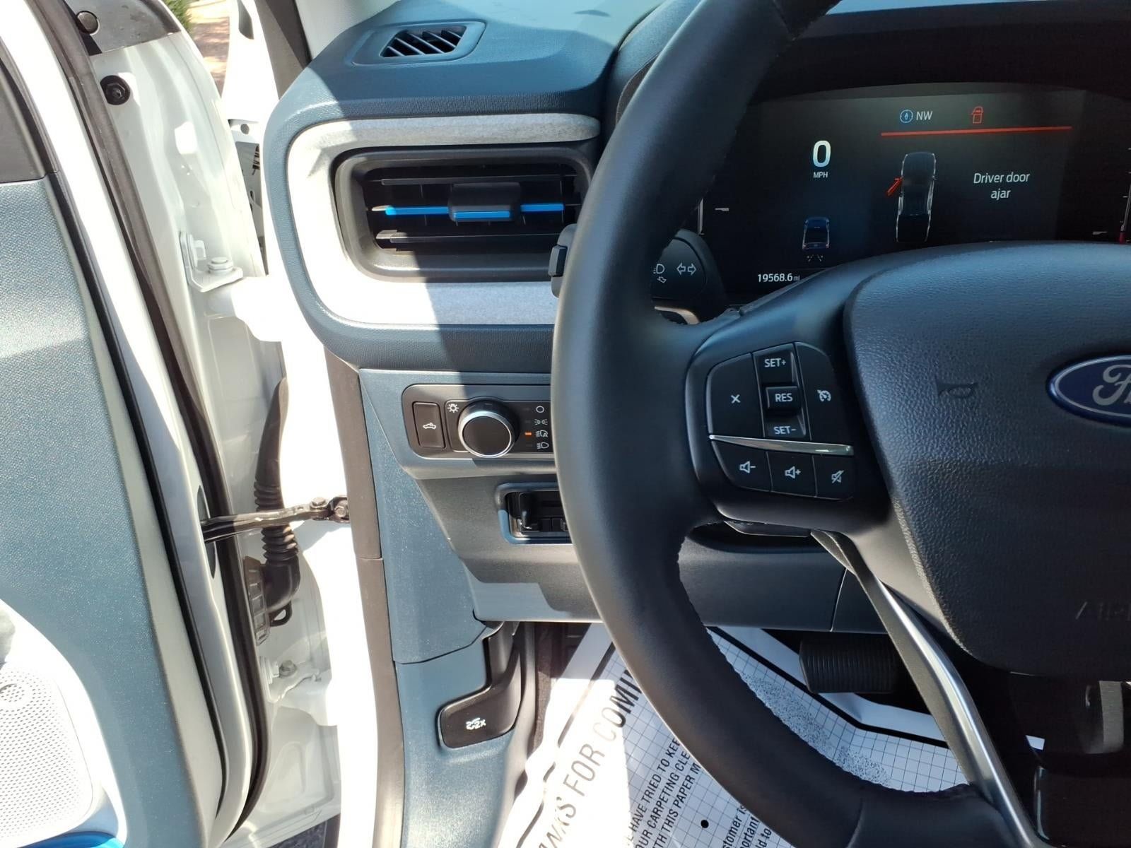 Certified 2025 Ford Maverick XLT w/ XLT Luxury Package AWD/4WD image 28