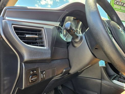 Used 2016 Toyota Corolla LE FWD image 24