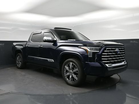 Used 2022 Toyota Tundra Capstone AWD/4WD image 9