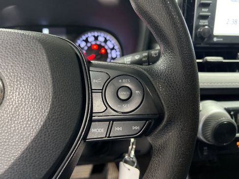 Used 2022 Toyota RAV4 LE image 21