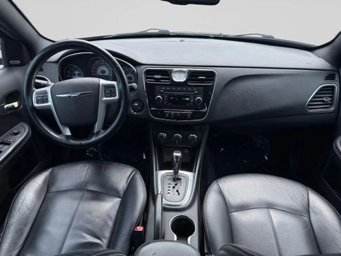 Used 2013 Chrysler 200 Limited FWD image 19