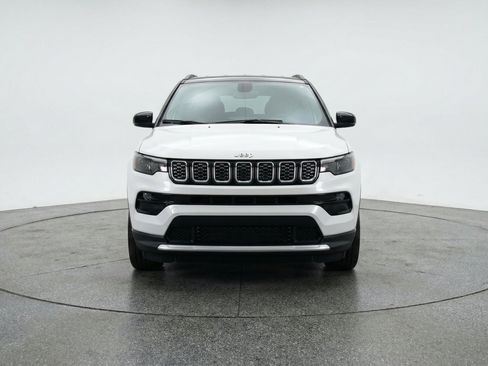Used 2025 Jeep Compass Limited AWD/4WD image 2