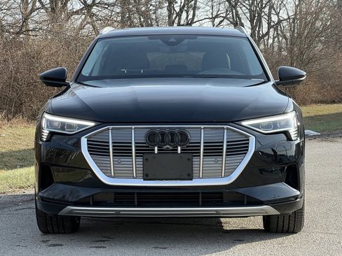 Used 2023 Audi e-tron Premium Plus w/ Premium Plus Package image 7