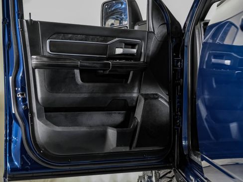 Used 2024 RAM 3500 Big Horn w/ Sport Appearance Package AWD/4WD image 33