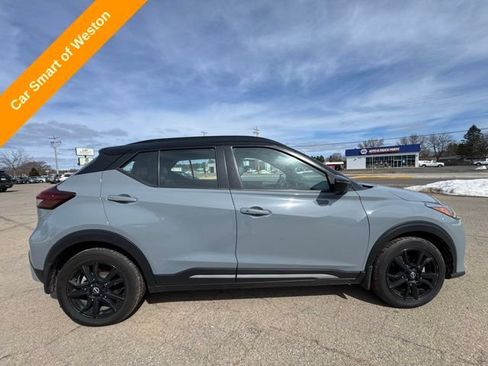 Used 2023 Nissan Kicks SR w/ SR Premium Package FWD image 8