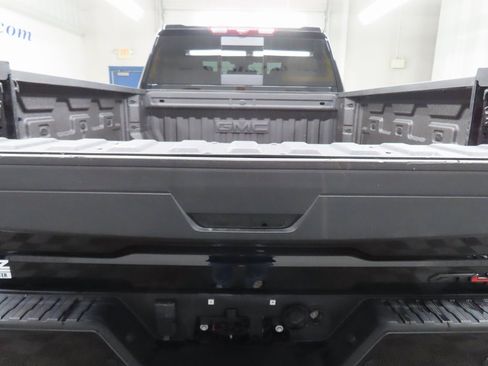 Used 2025 GMC Sierra 2500 AT4 w/ AT4 Premium Plus Package image 42