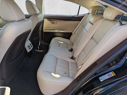 Used 2016 Lexus ES 300h image 20