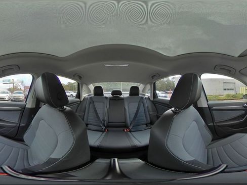 Used 2025 Volkswagen Jetta SE image 42