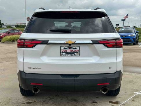Used 2022 Chevrolet Traverse LT FWD image 4