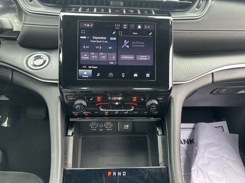 Used 2024 Jeep Grand Cherokee L Laredo image 46