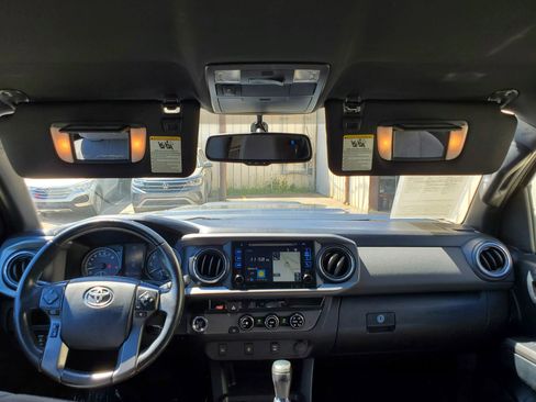 Used 2017 Toyota Tacoma TRD Sport w/ Tow Package image 34