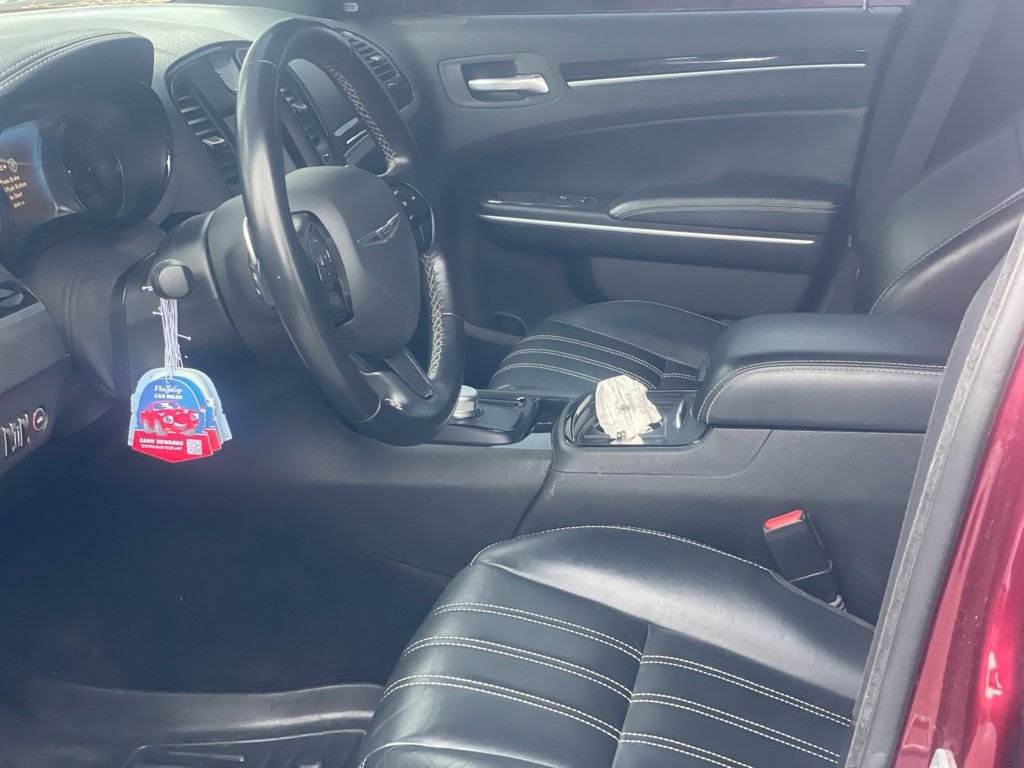 Used 2022 Chrysler 300 S RWD image 6