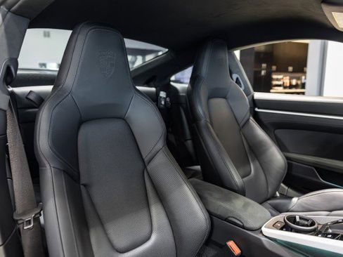 Used 2025 Porsche 911 Carrera GTS image 33