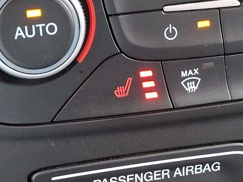 Used 2019 Ford Escape SE image 24