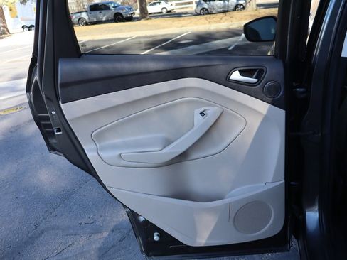 Used 2019 Ford Escape Titanium image 24