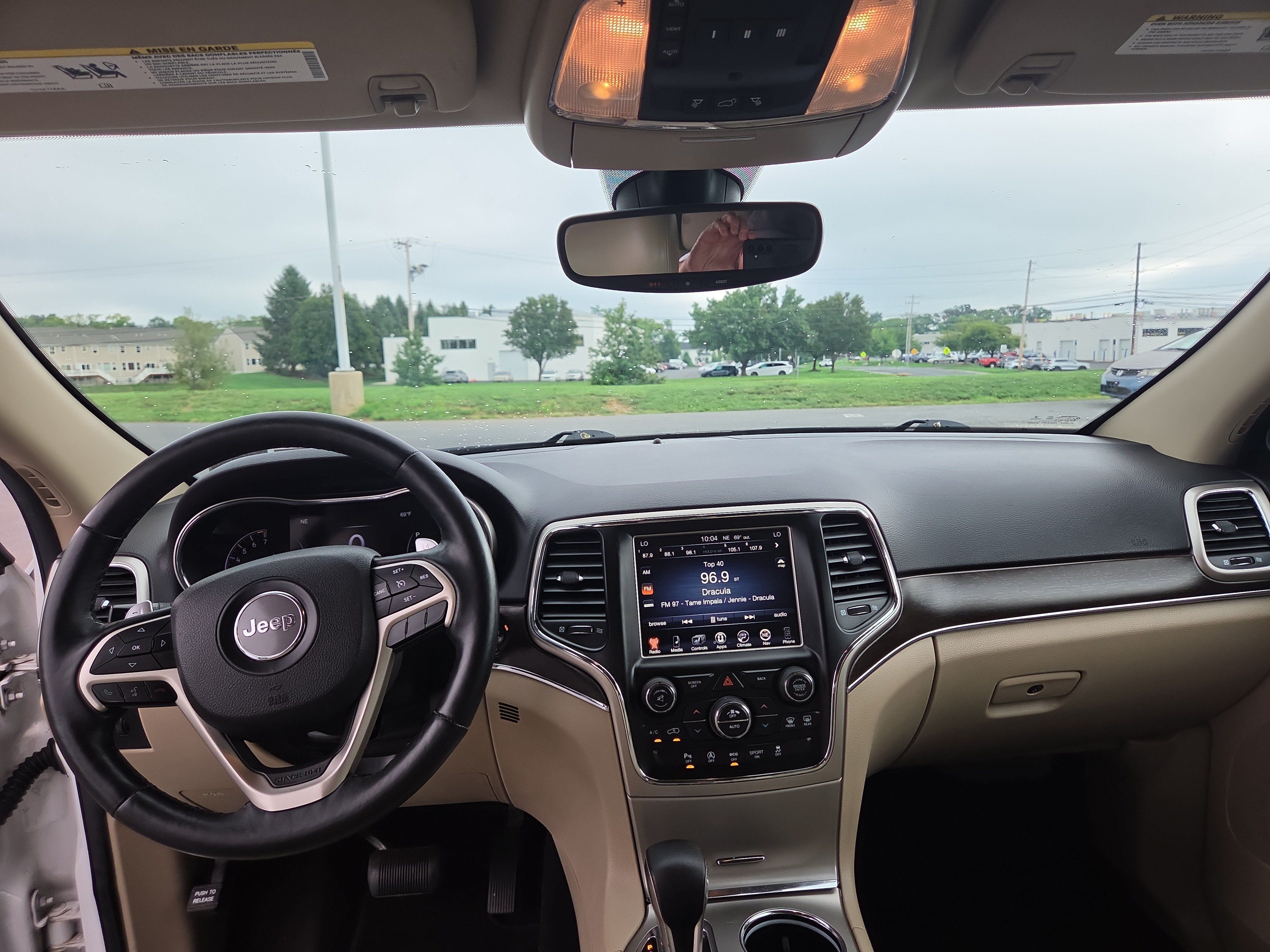 Used 2017 Jeep Grand Cherokee Limited AWD/4WD image 4