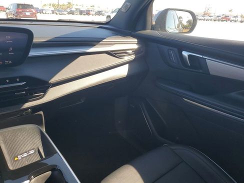 Used 2025 Buick Enclave Preferred image 11