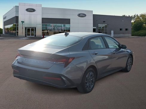 Used 2024 Hyundai Elantra SEL image 10