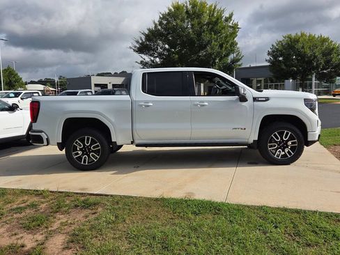 Used 2023 GMC Sierra 1500 AT4 w/ AT4 Premium Package AWD/4WD image 15