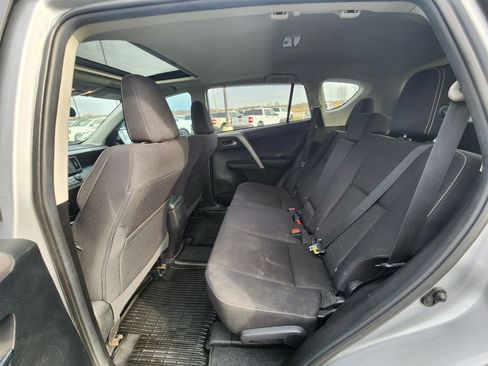 Used 2018 Toyota RAV4 XLE image 19