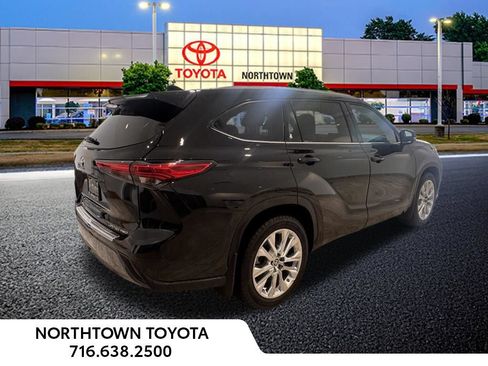 Used 2021 Toyota Highlander Limited AWD/4WD image 27