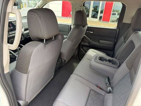 Certified 2025 Nissan Frontier SV w/ SV Convenience Package RWD image 15