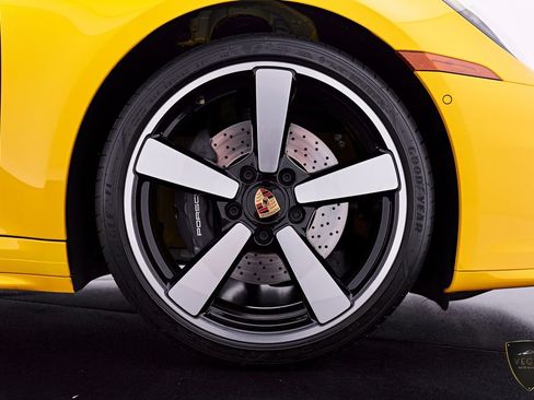 Used 2025 Porsche 911 Carrera RWD image 35