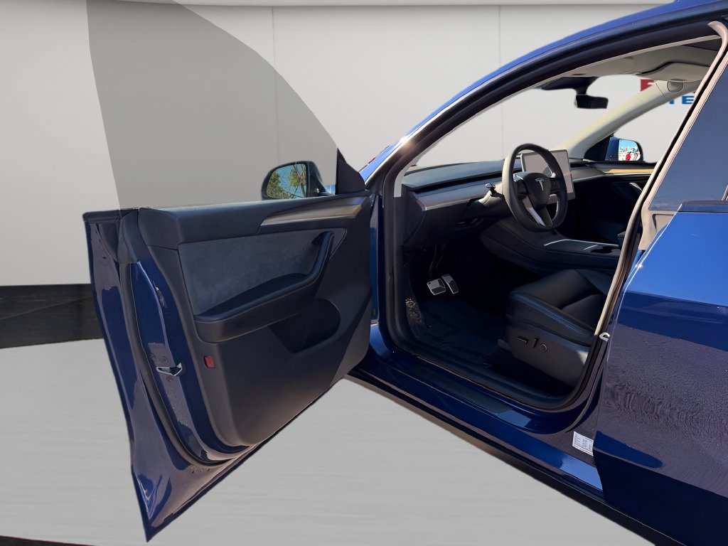 Used 2023 Tesla Model Y Long Range AWD/4WD image 37