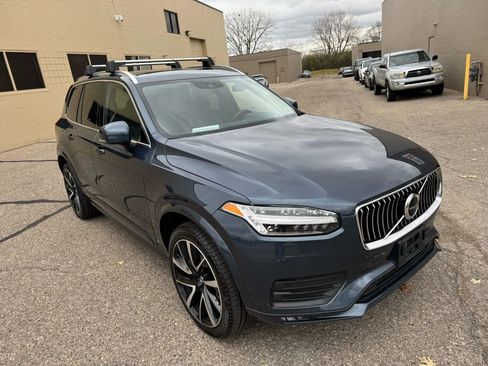 Used 2021 Volvo XC90 T6 Momentum w/ Protection Package Premier image 12